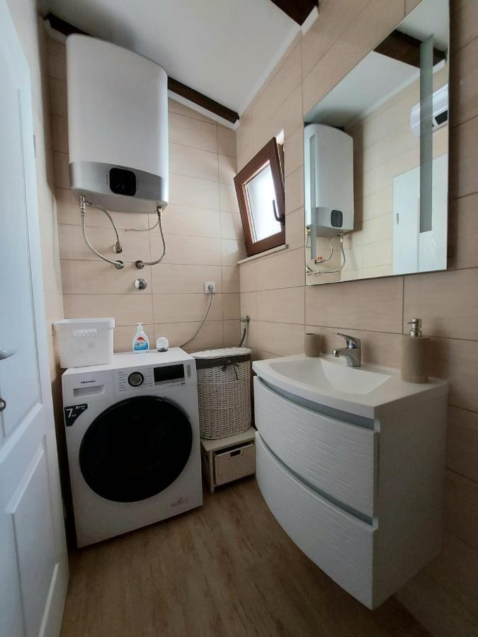 Holiday House Pag Zubovići エクステリア 写真