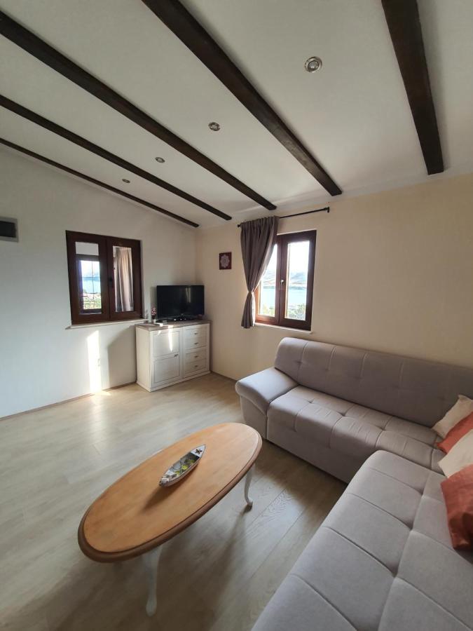 Holiday House Pag Zubovići エクステリア 写真